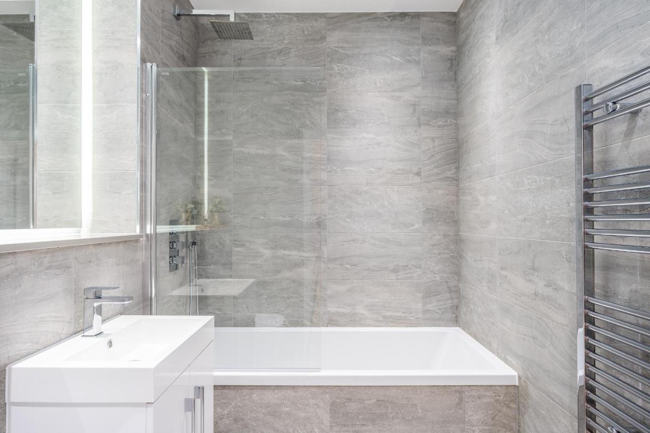 St Albans 2 Bed Luxury City Apartment, 5 Mins Walk To Train & Allocated Parking Buitenkant foto