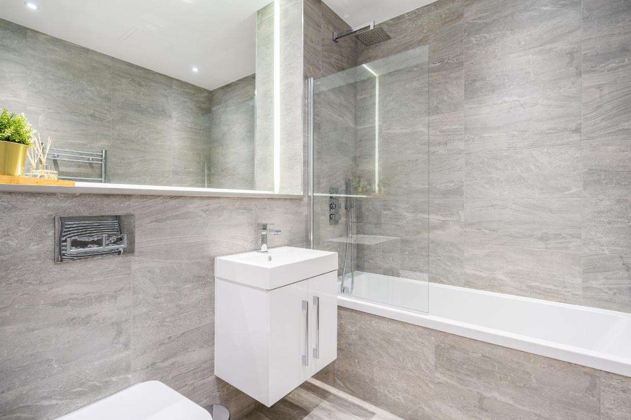 St Albans 2 Bed Luxury City Apartment, 5 Mins Walk To Train & Allocated Parking Buitenkant foto