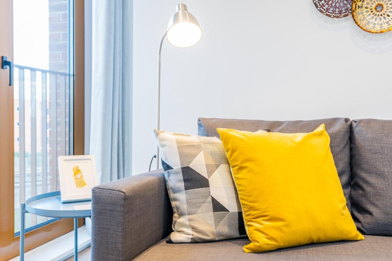 St Albans 2 Bed Luxury City Apartment, 5 Mins Walk To Train & Allocated Parking Buitenkant foto