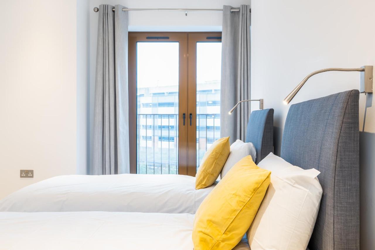 St Albans 2 Bed Luxury City Apartment, 5 Mins Walk To Train & Allocated Parking Buitenkant foto