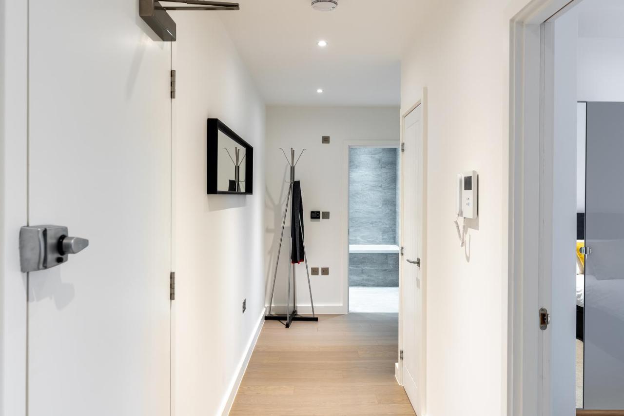St Albans 2 Bed Luxury City Apartment, 5 Mins Walk To Train & Allocated Parking Buitenkant foto