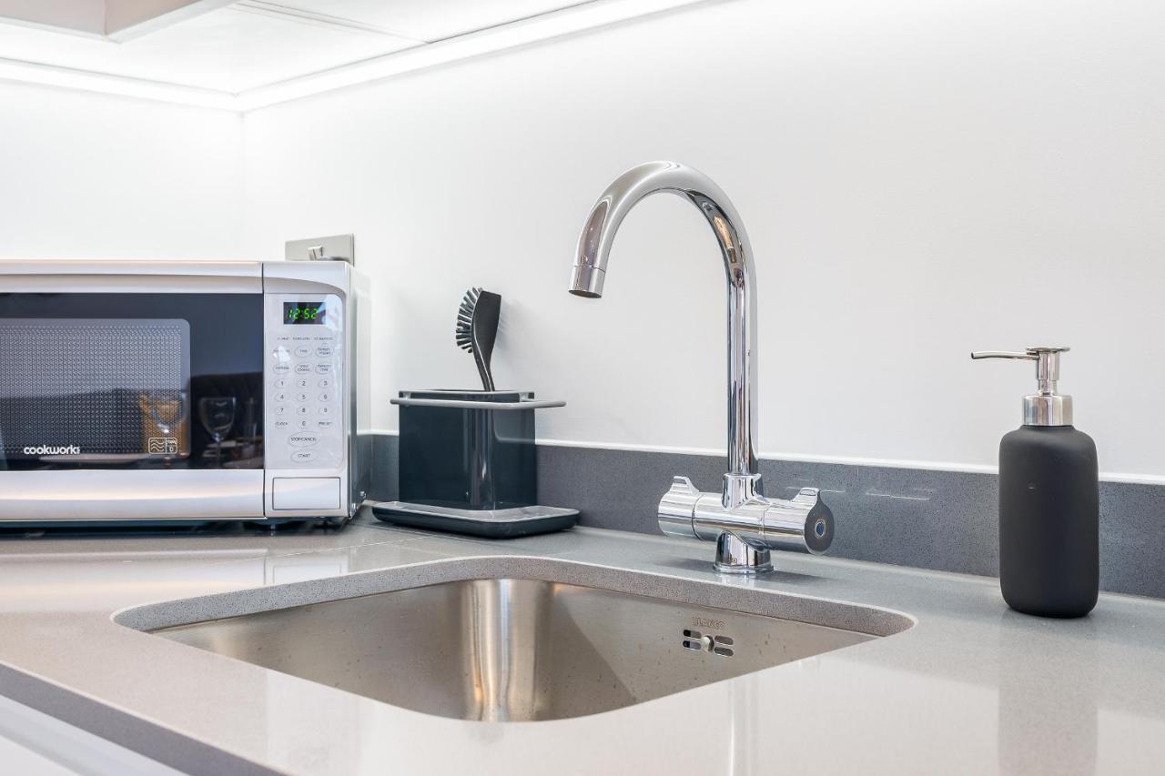 St Albans 2 Bed Luxury City Apartment, 5 Mins Walk To Train & Allocated Parking Buitenkant foto